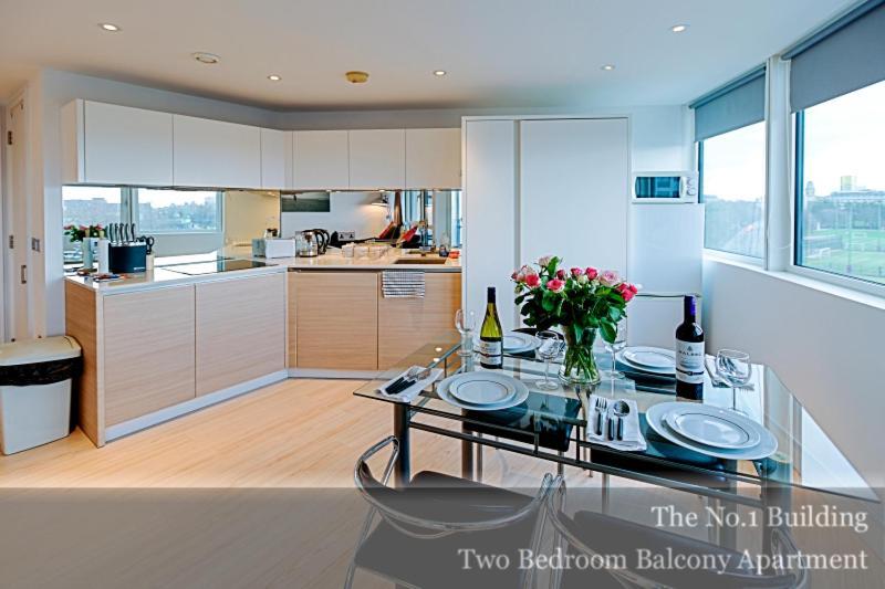 Gunwharf Quays Apartments Portsmouth Eksteriør billede